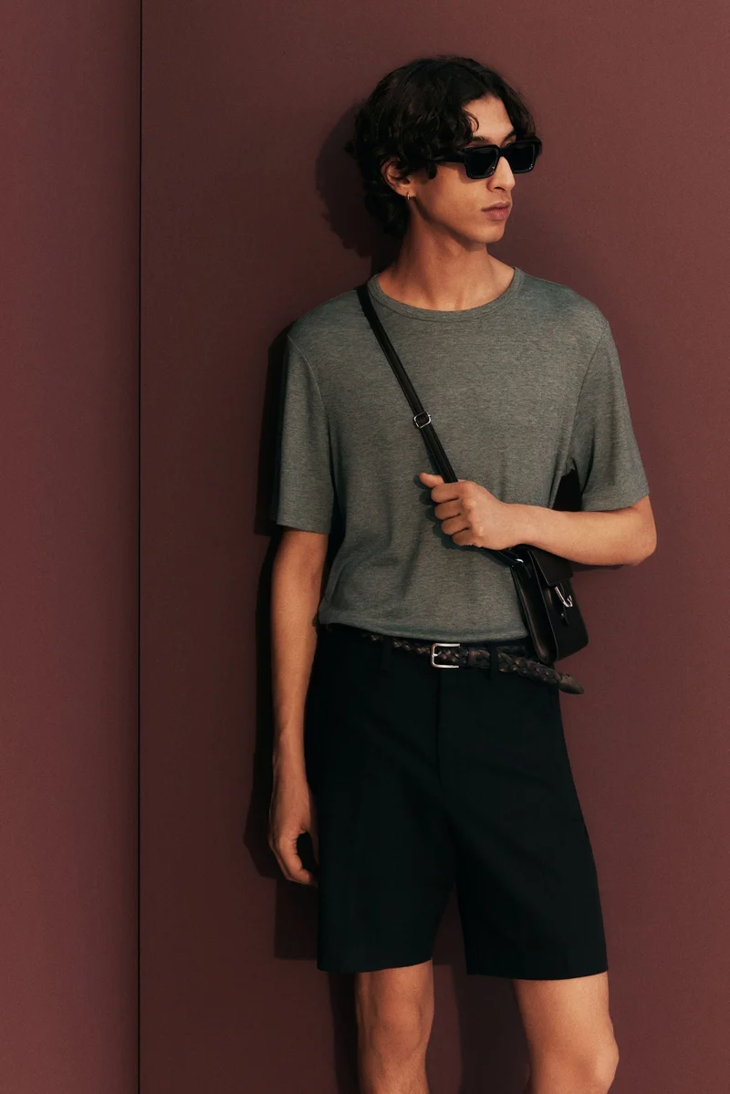 اتش اند ام تي-شيرت من مزيج لايوسيل بقصة عادية